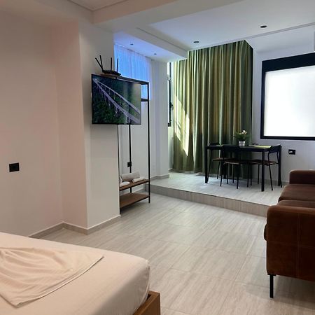 Crown Apartment Sarandë Exteriér fotografie