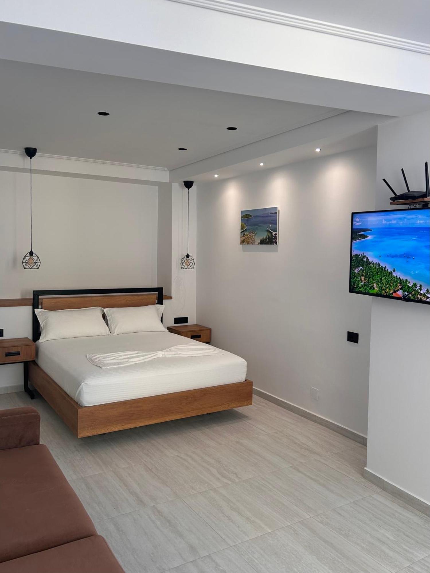 Crown Apartment Sarandë Exteriér fotografie